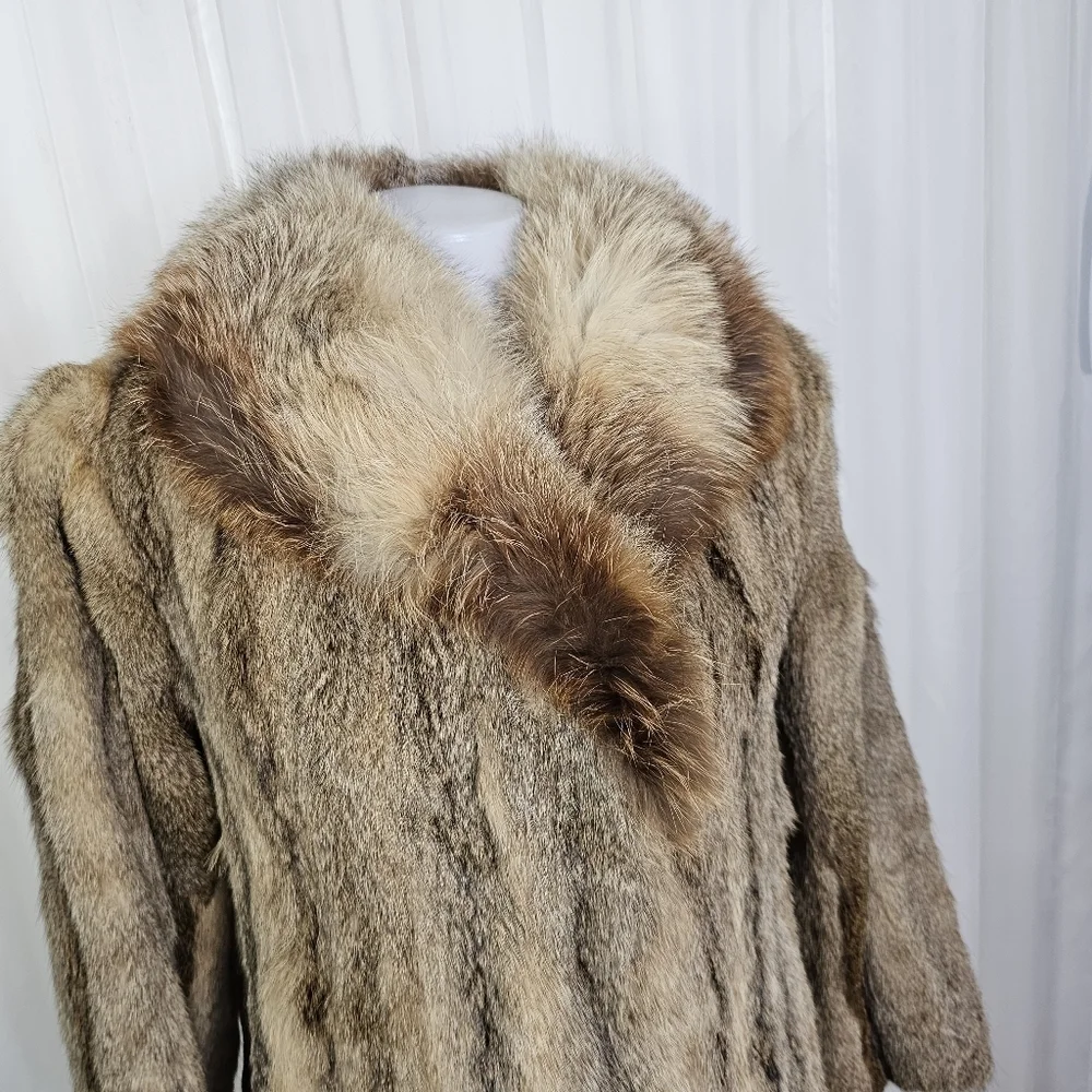 Real Fur Brown Tan Beaver Coat Fluffy Collar Glam